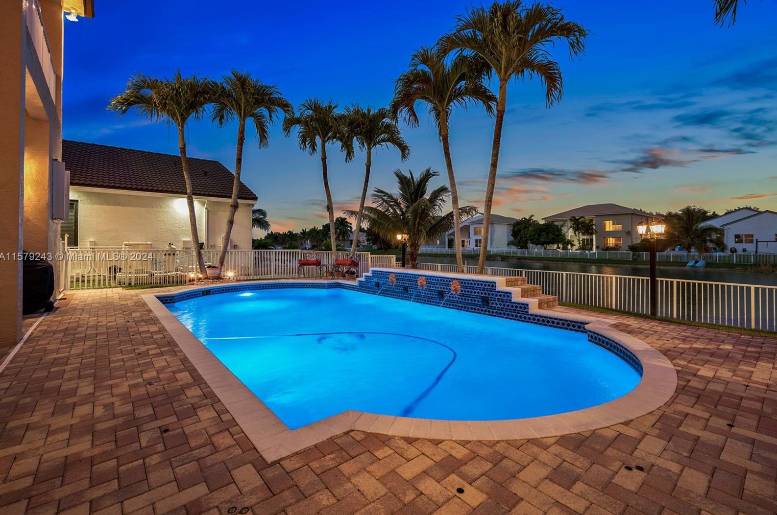18553 49 St, Hollywood FL  exterior