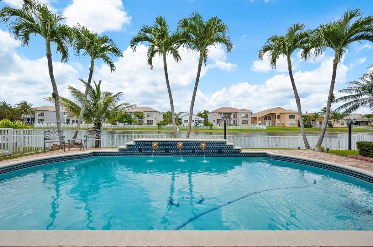 18553 49 St, Hollywood FL  exterior
