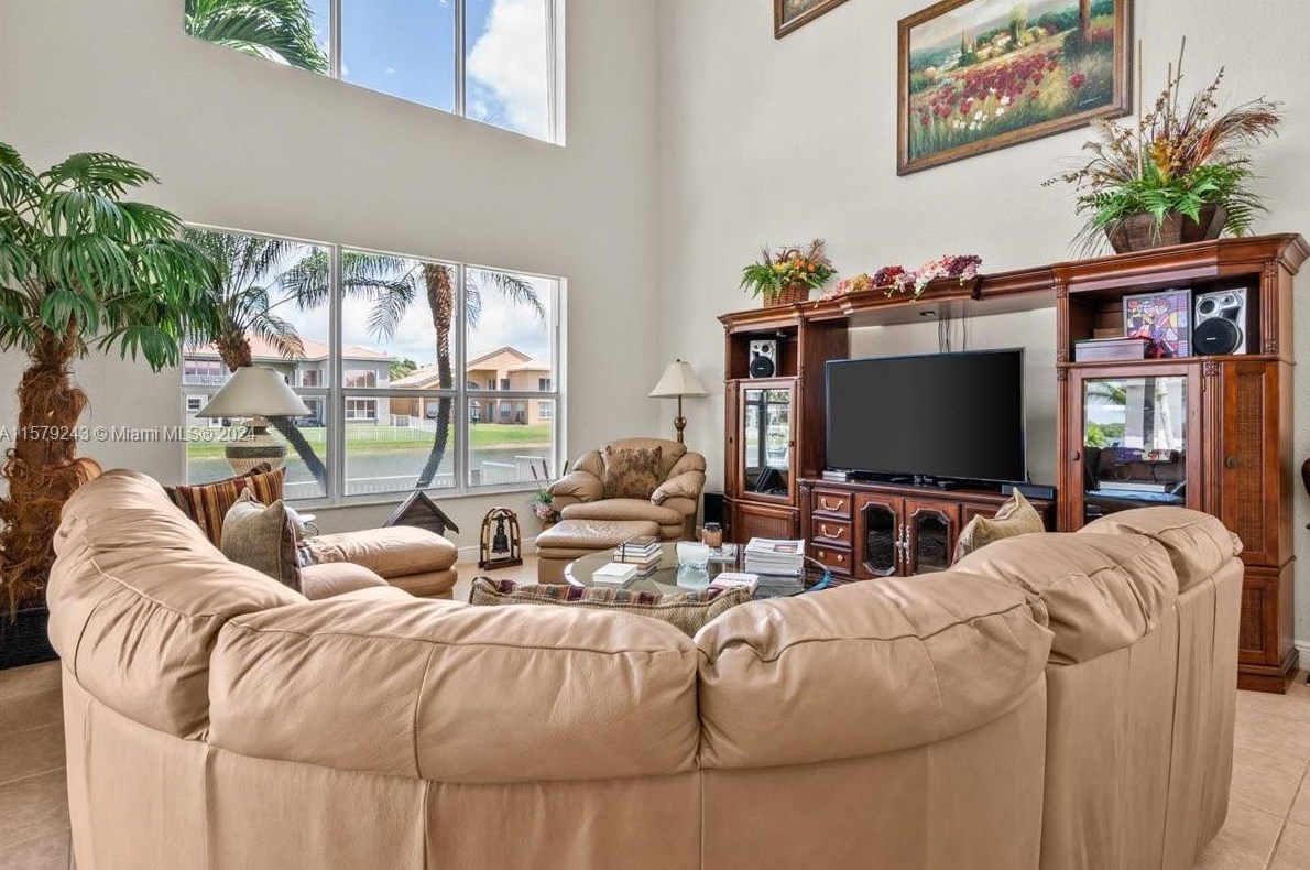 18553 49 St, Hollywood FL  exterior