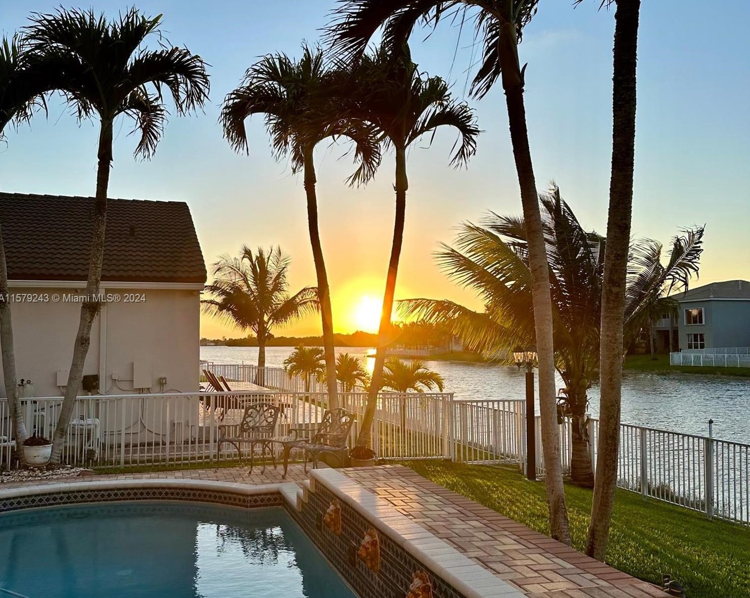 18553 49 St, Hollywood FL  exterior