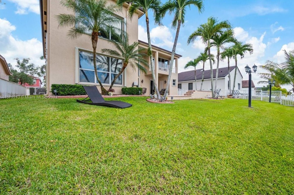 18553 49 St, Hollywood FL  exterior