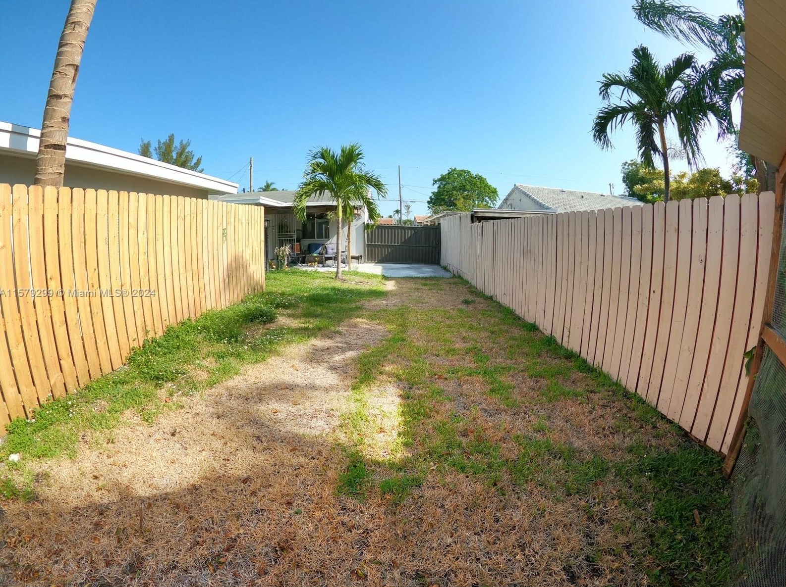 2236 Grant St, Hollywood FL  33020-3433 exterior