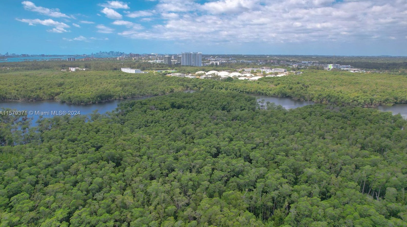 2903 Miami Beach Blvd, Miami FL exterior