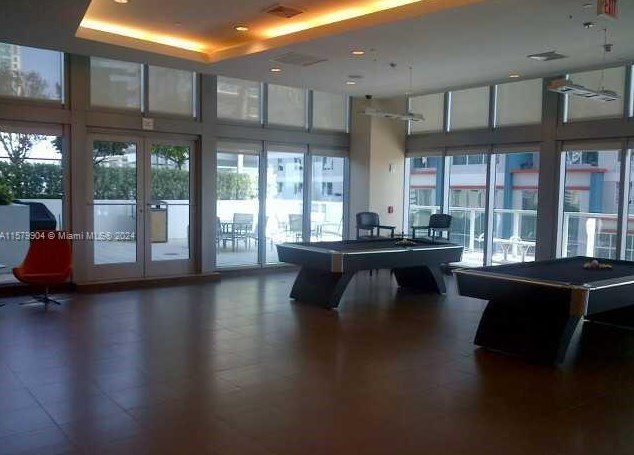 1111 1st Ave, Miami FL  33130-5400 exterior