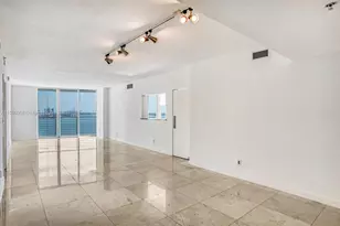 325 NE Biscayne Blvd, Miami, FL 33131 - Photo 5