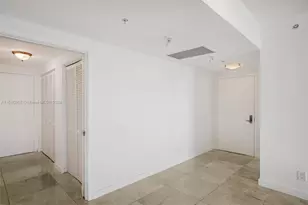 325 NE Biscayne Blvd, Miami, FL 33131 - Photo 3