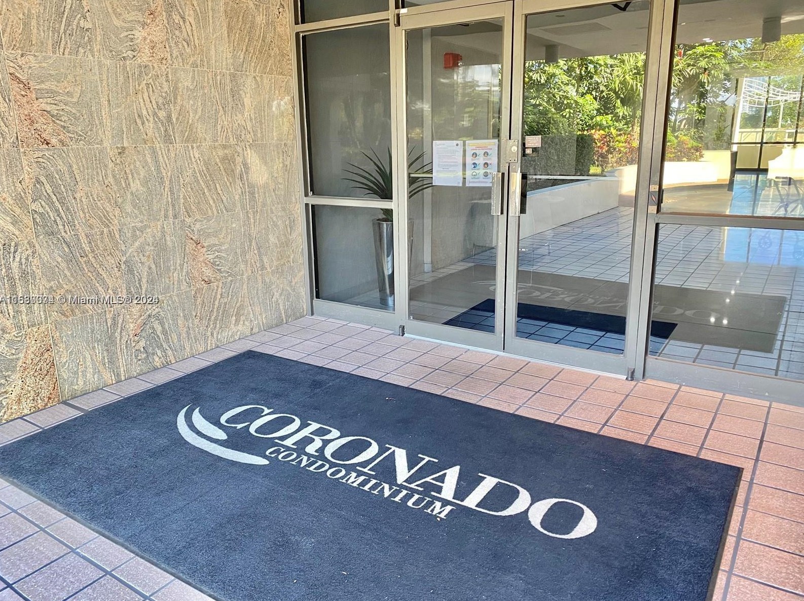 20379 Country Club Dr, Miami FL  33180-1627 exterior