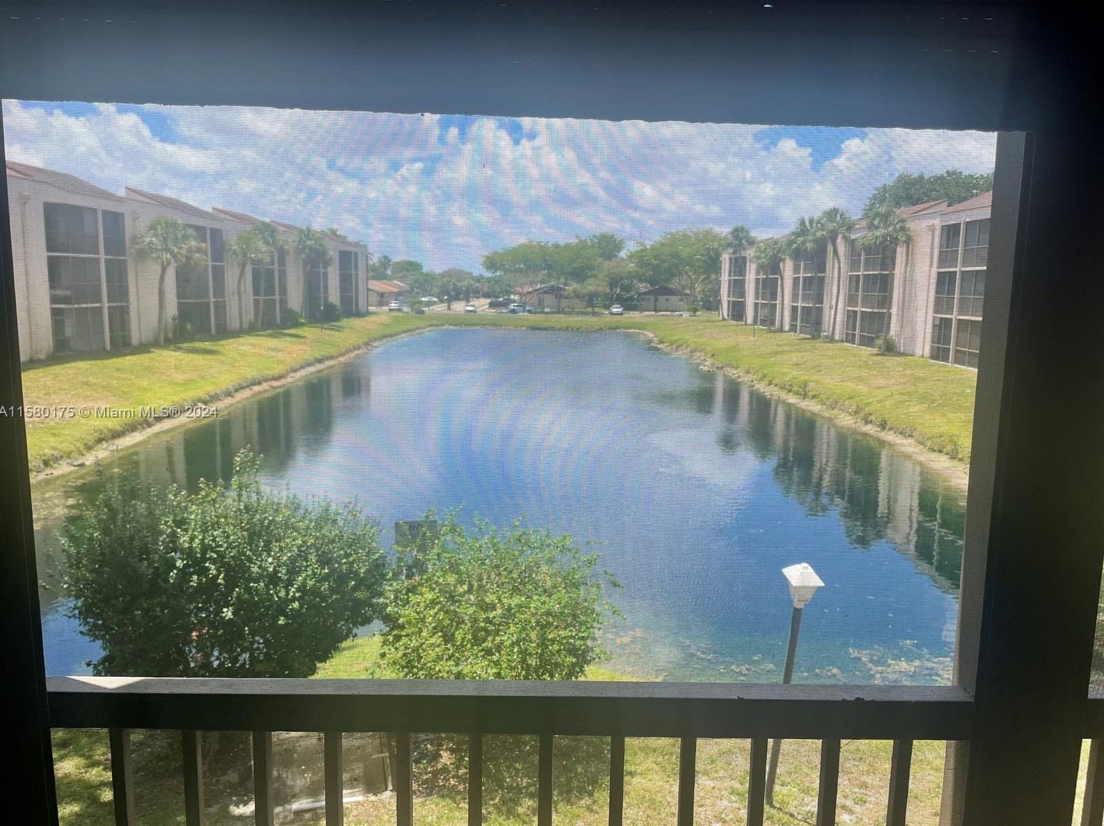 3252 Foxcroft Rd, Hollywood FL  33025-4191 exterior