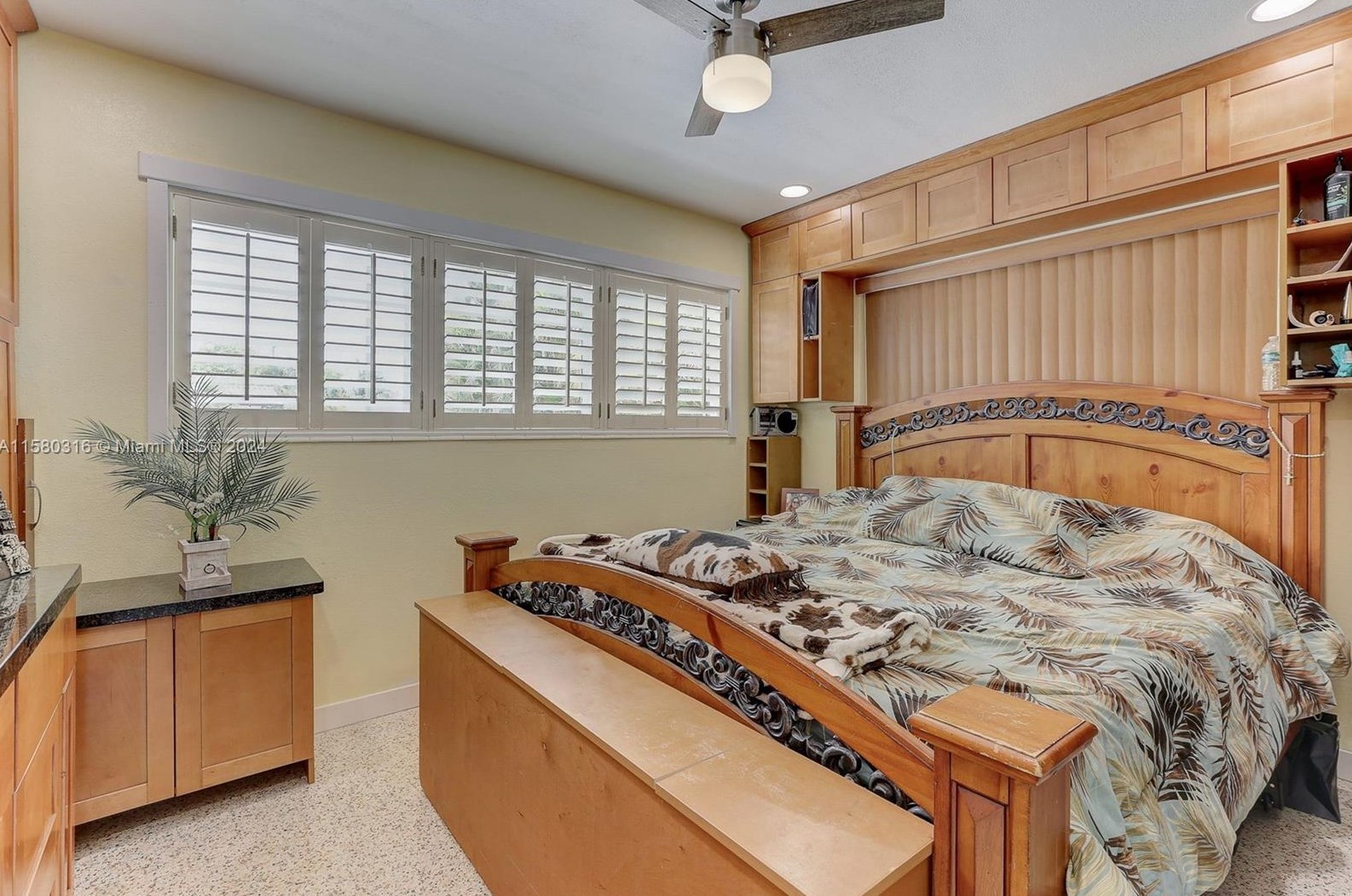 4660 8th Ct, Hialeah FL  33012-3512 exterior