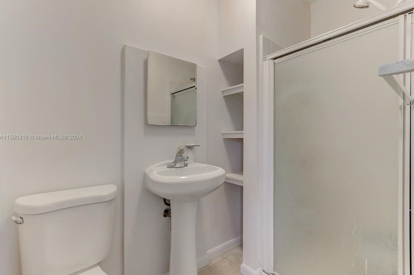 4660 8th Ct, Hialeah FL  33012-3512 exterior