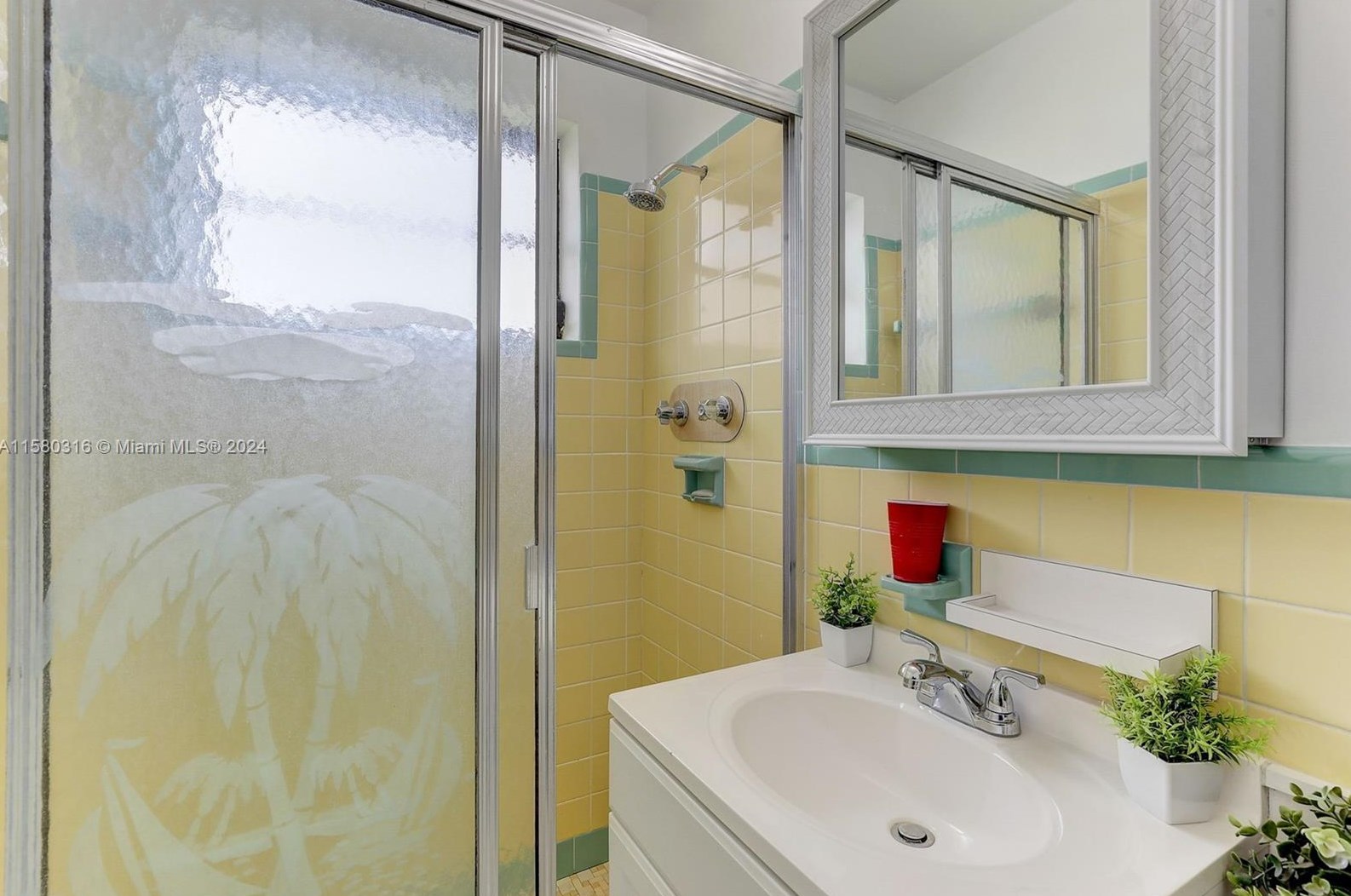 4660 8th Ct, Hialeah FL  33012-3512 exterior