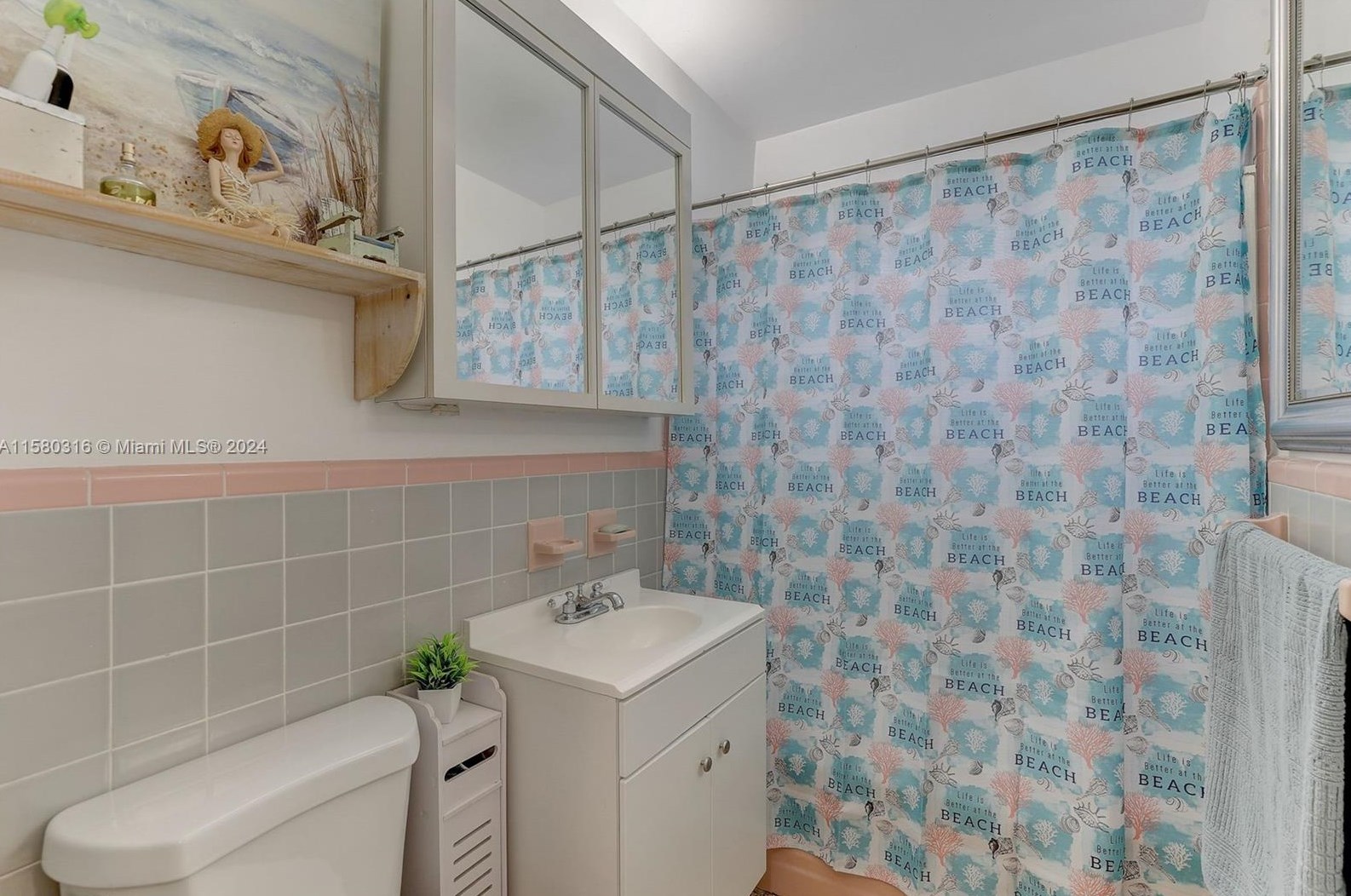 4660 8th Ct, Hialeah FL  33012-3512 exterior