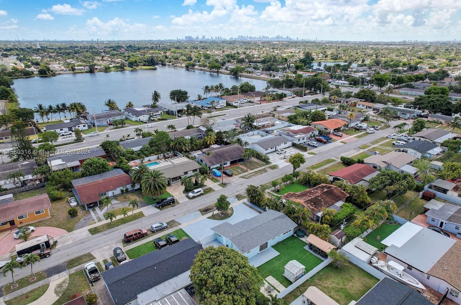 4660 8th Ct, Hialeah FL  33012-3512 exterior