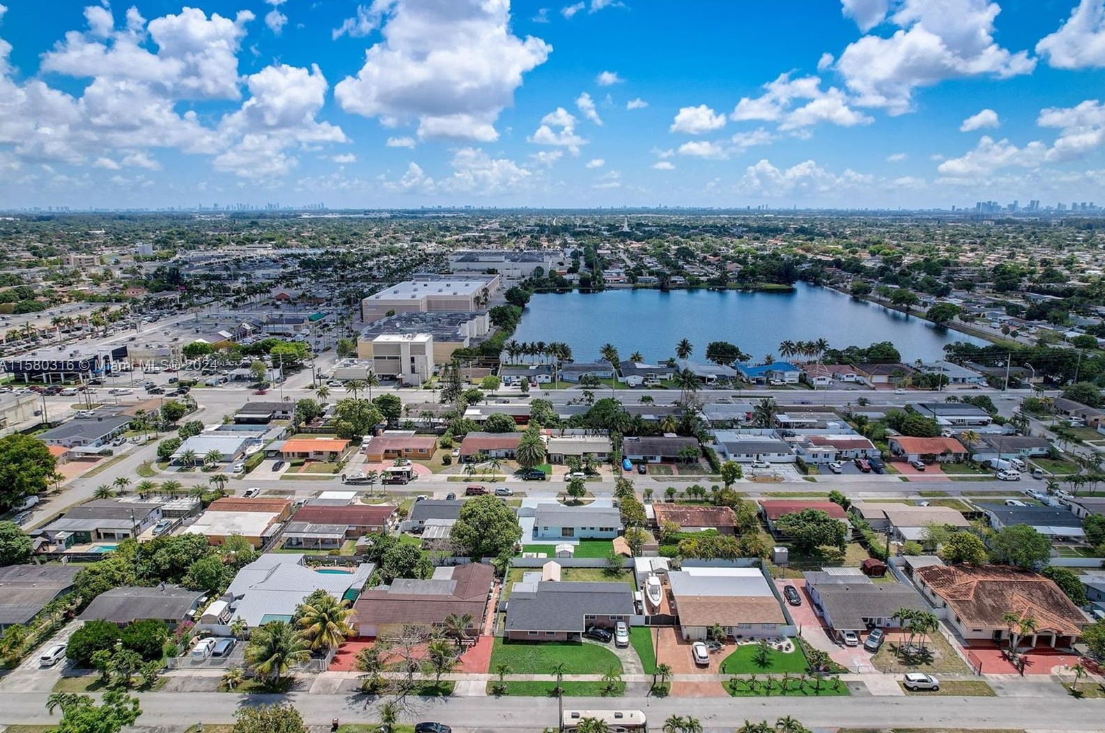 4660 8th Ct, Hialeah FL  33012-3512 exterior