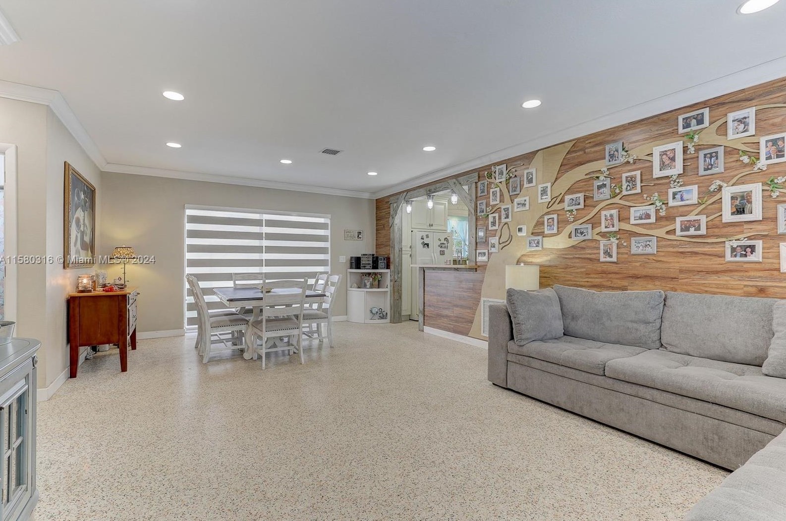 4660 8th Ct, Hialeah FL  33012-3512 exterior