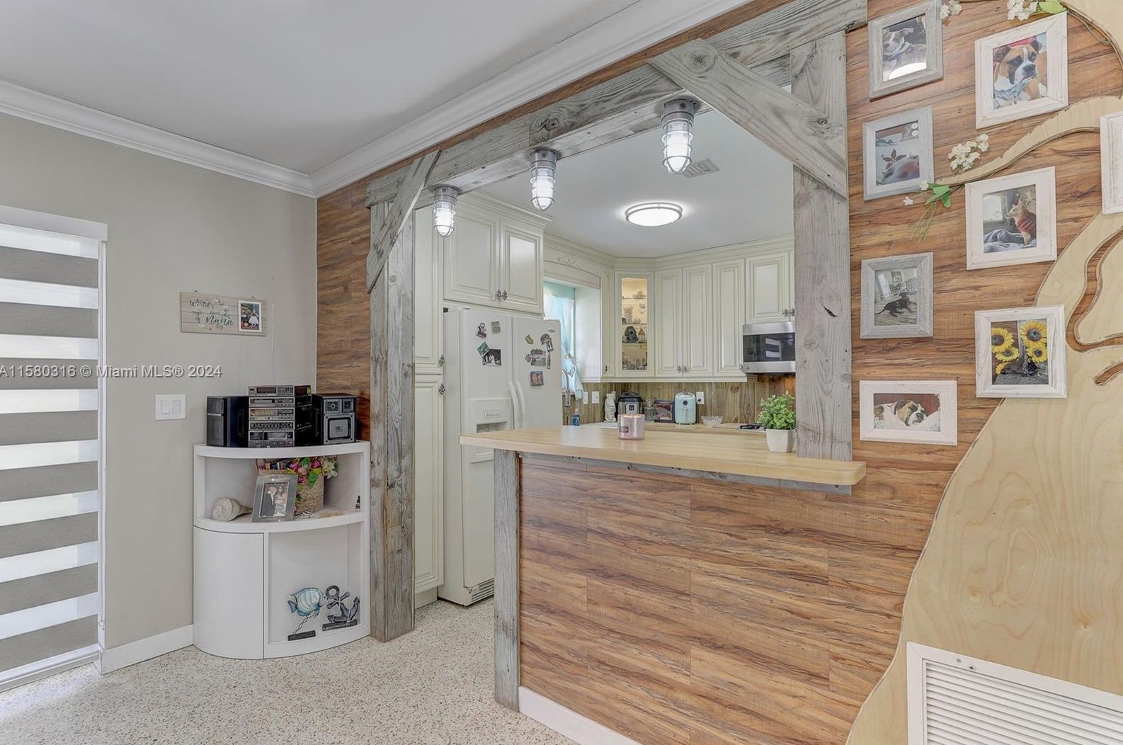 4660 8th Ct, Hialeah FL  33012-3512 exterior