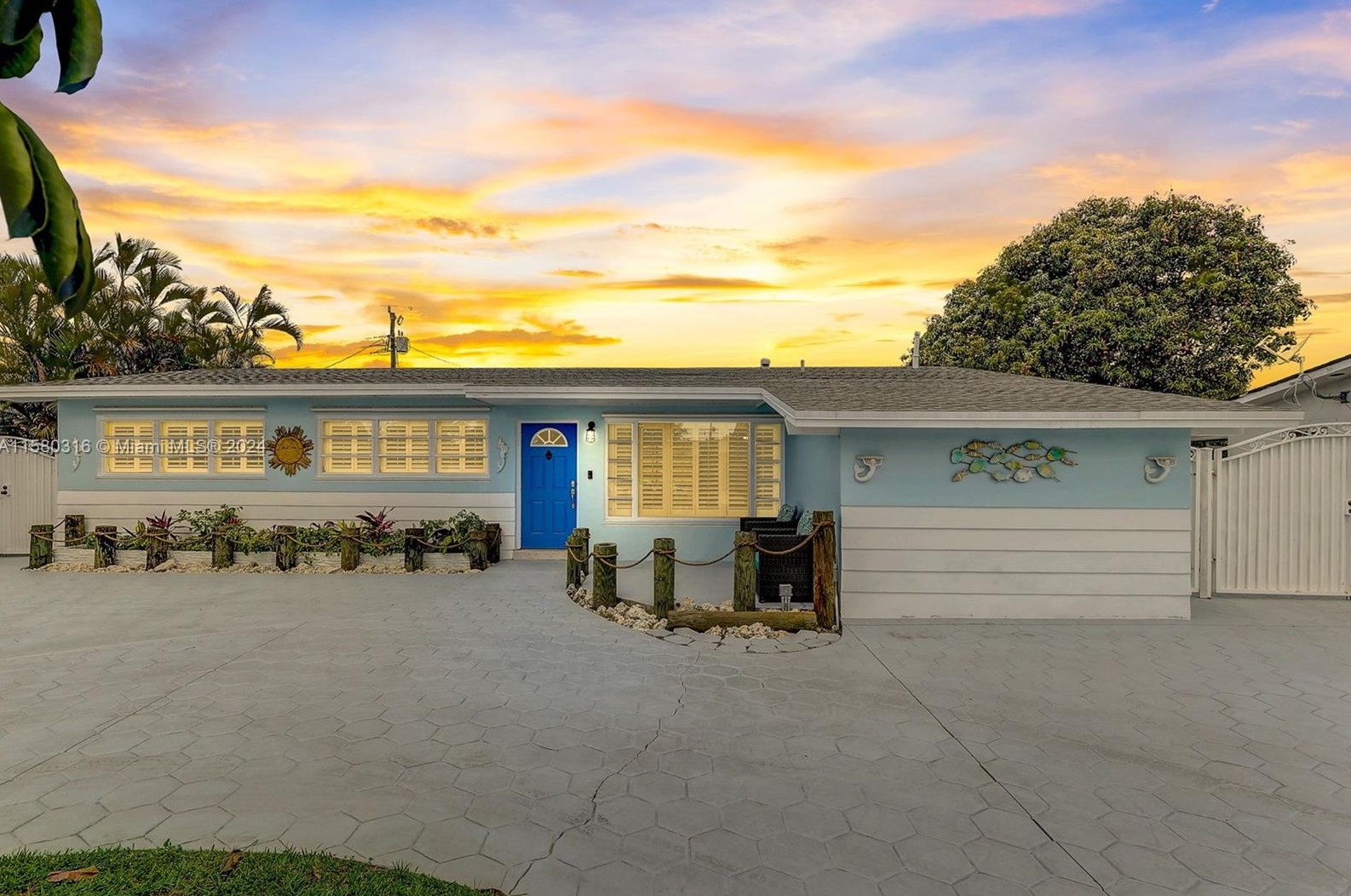 4660 8th Ct, Hialeah FL  33012-3512 exterior