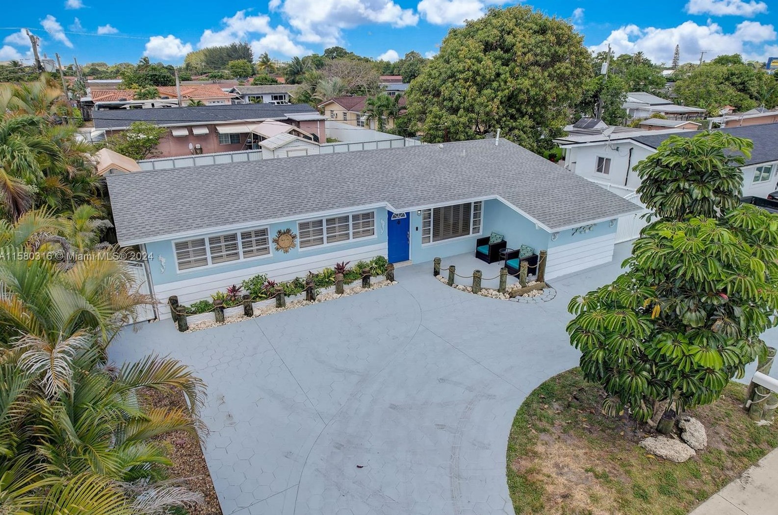 4660 8th Ct, Hialeah FL  33012-3512 exterior