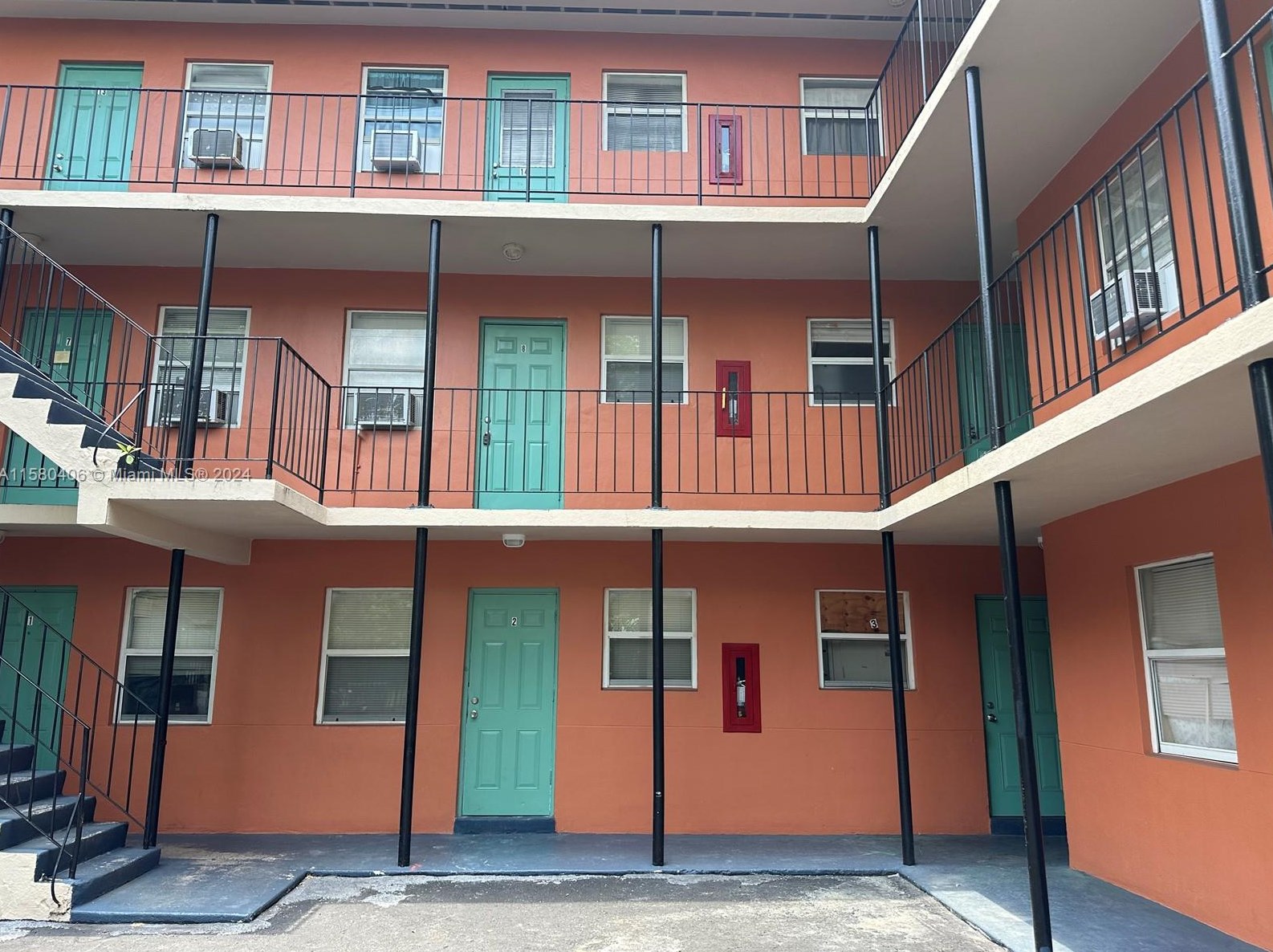 3669 Thomas Ave, Miami FL 33133-5758 exterior