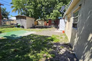 2114 NW 5th St, Pompano Beach, FL 33069 - Photo 17