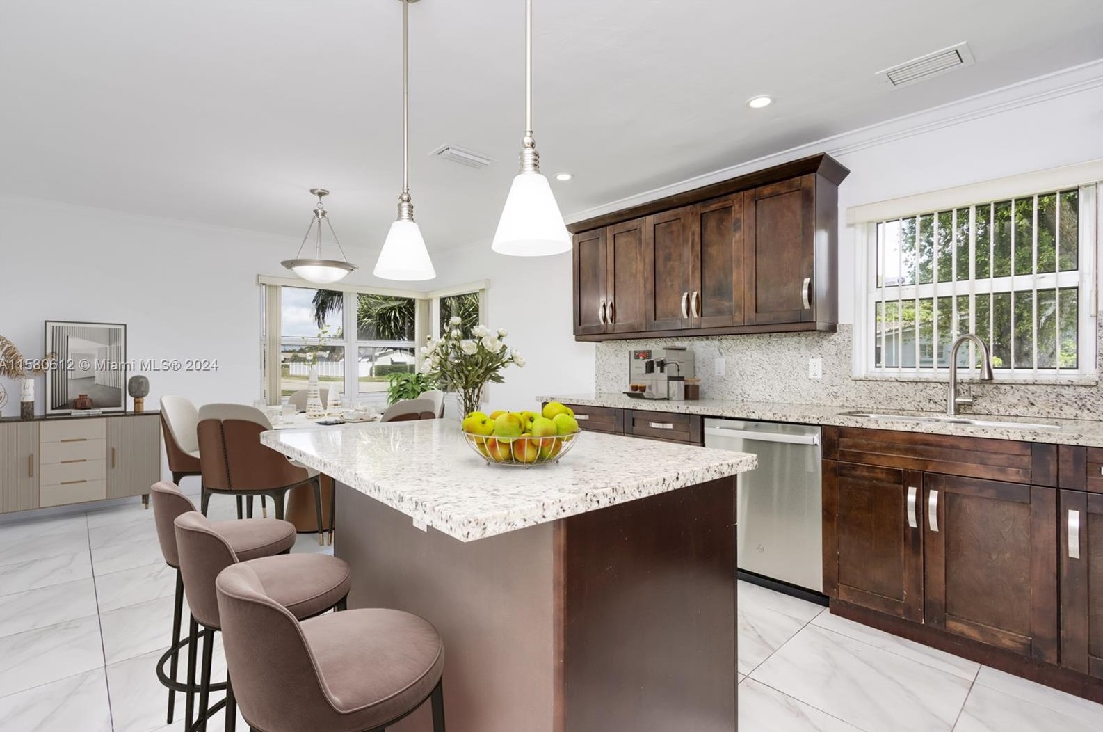 221 46th Ave, Hollywood FL 33023-5540 exterior