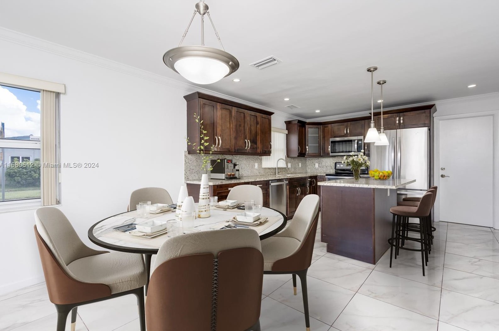 221 46th Ave, Hollywood FL 33023-5540 exterior