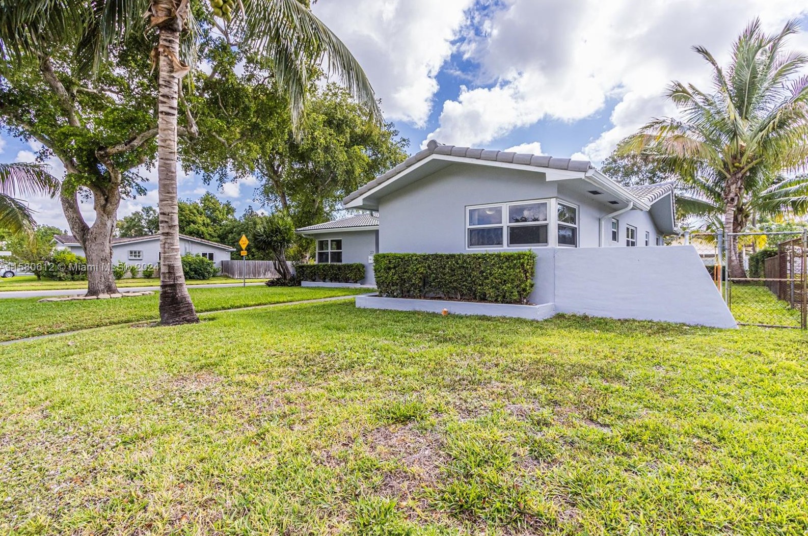 221 46th Ave, Hollywood FL 33023-5540 exterior