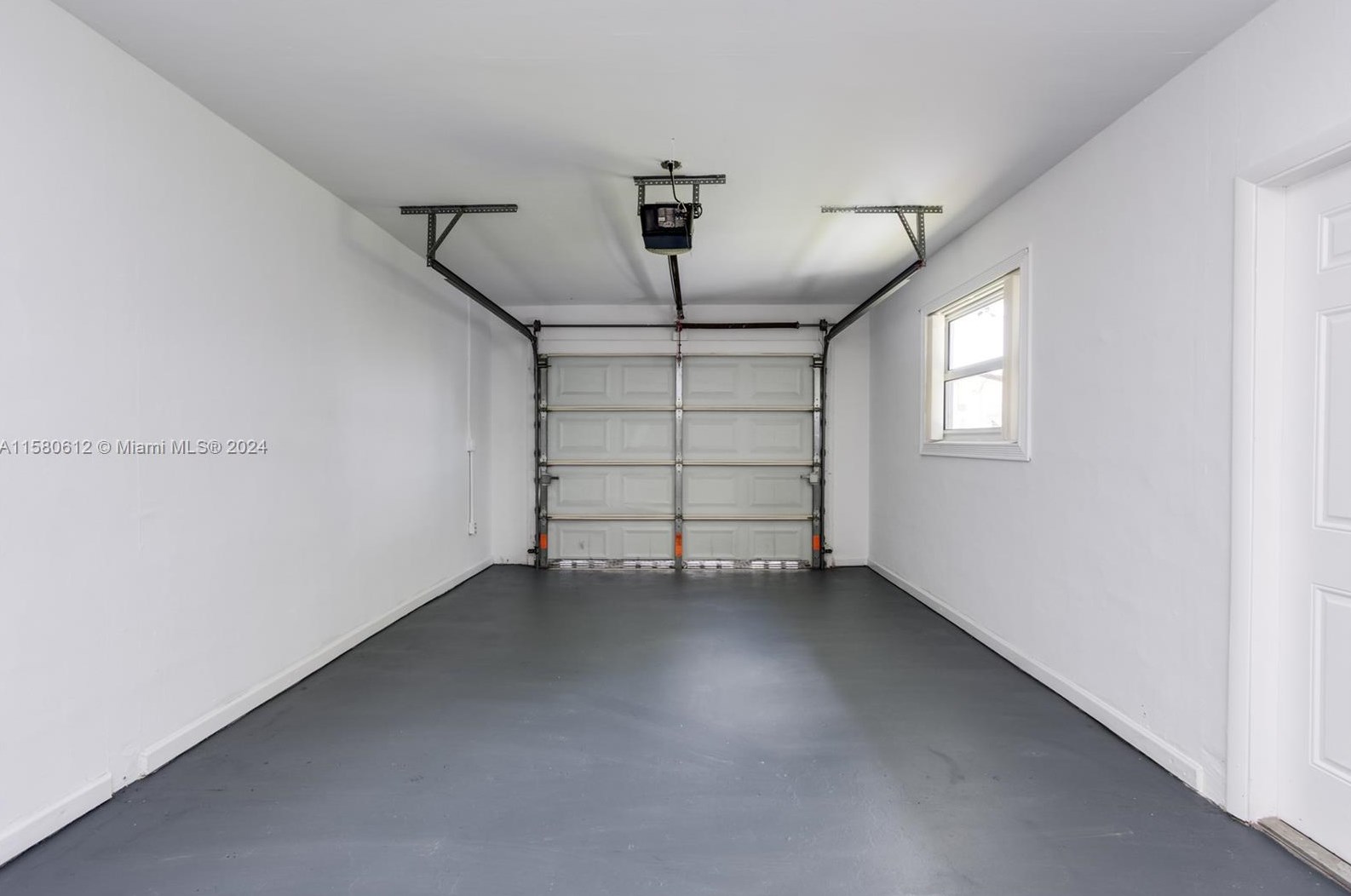 221 46th Ave, Hollywood FL 33023-5540 exterior