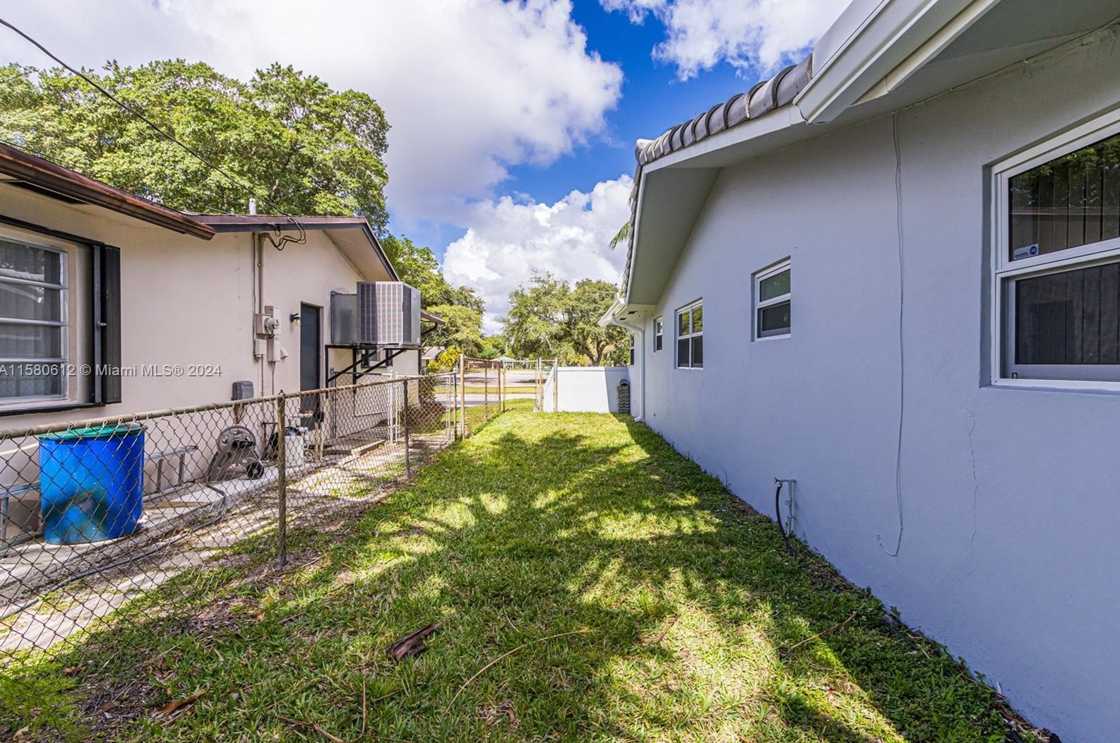 221 46th Ave, Hollywood FL 33023-5540 exterior