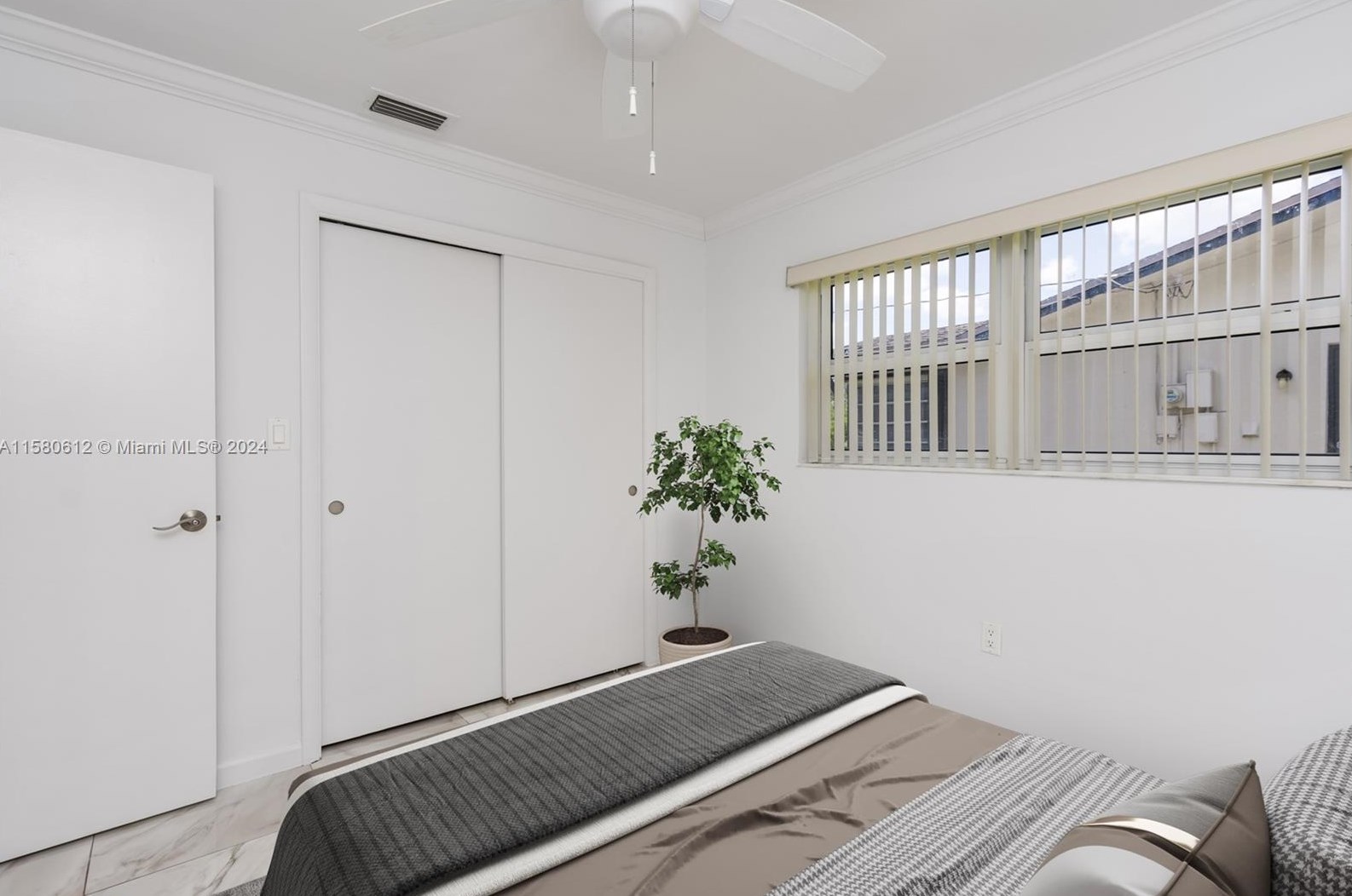 221 46th Ave, Hollywood FL 33023-5540 exterior