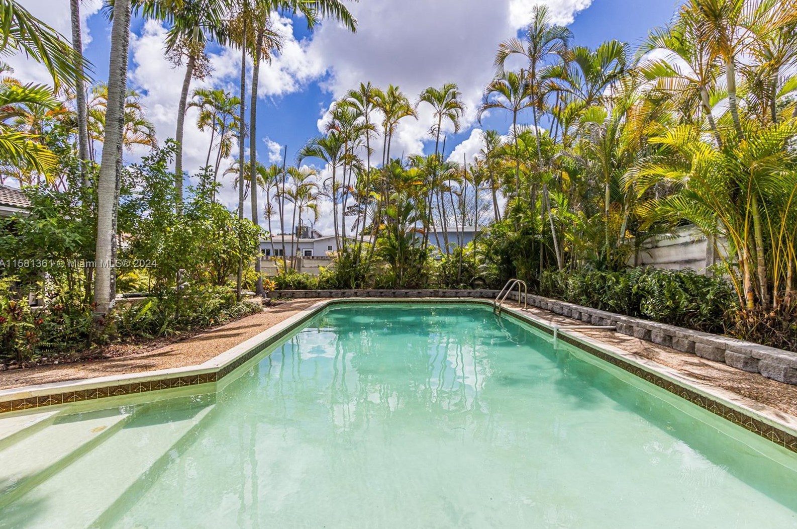 2131 53 Ave, Hollywood FL 33021-2336 exterior