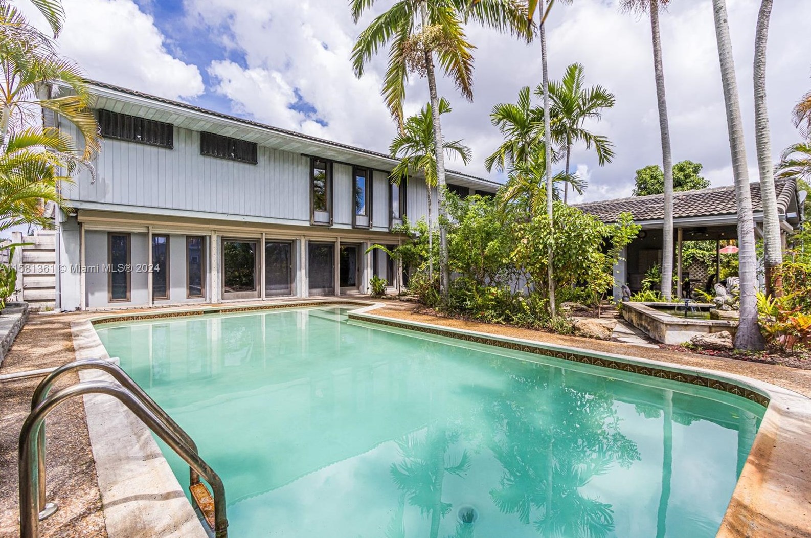 2131 53 Ave, Hollywood FL 33021-2336 exterior