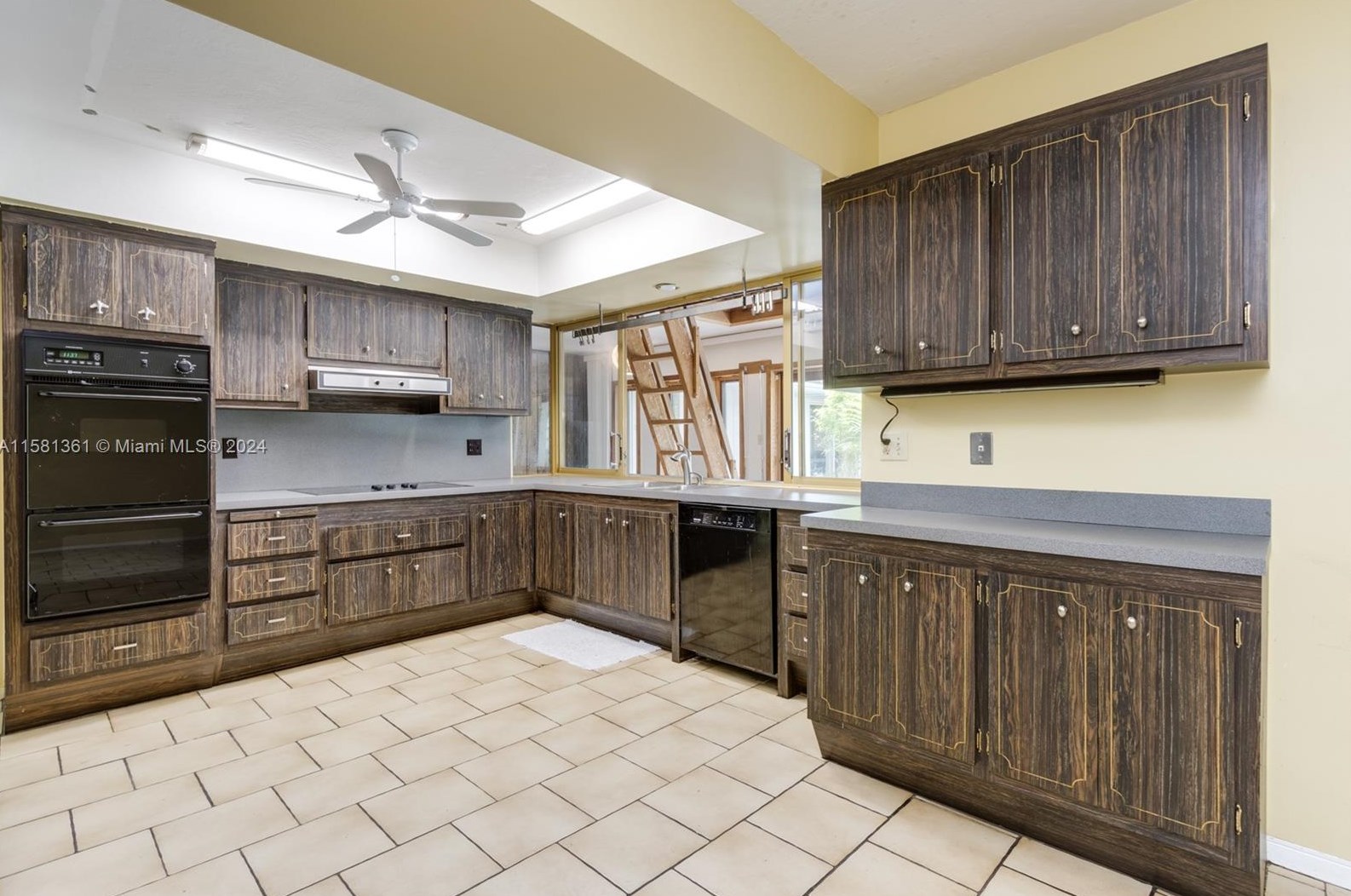 2131 53 Ave, Hollywood FL 33021-2336 exterior