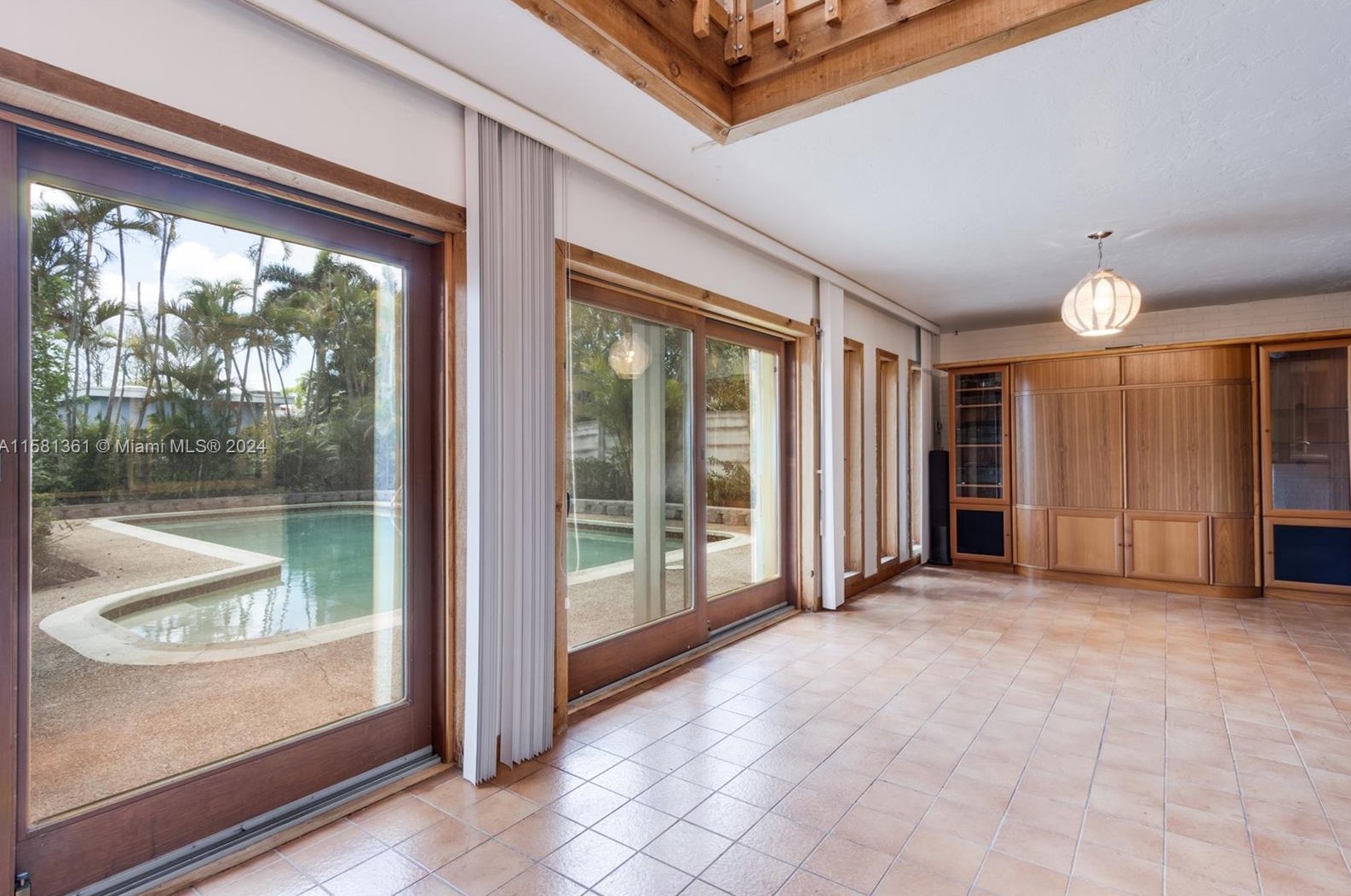 2131 53 Ave, Hollywood FL 33021-2336 exterior