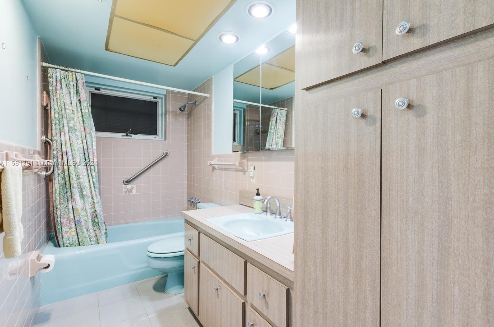 2131 53 Ave, Hollywood FL 33021-2336 exterior