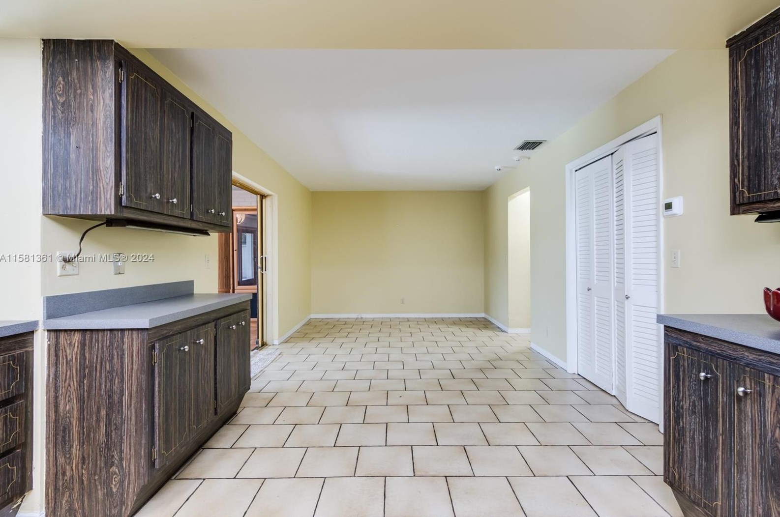 2131 53 Ave, Hollywood FL 33021-2336 exterior