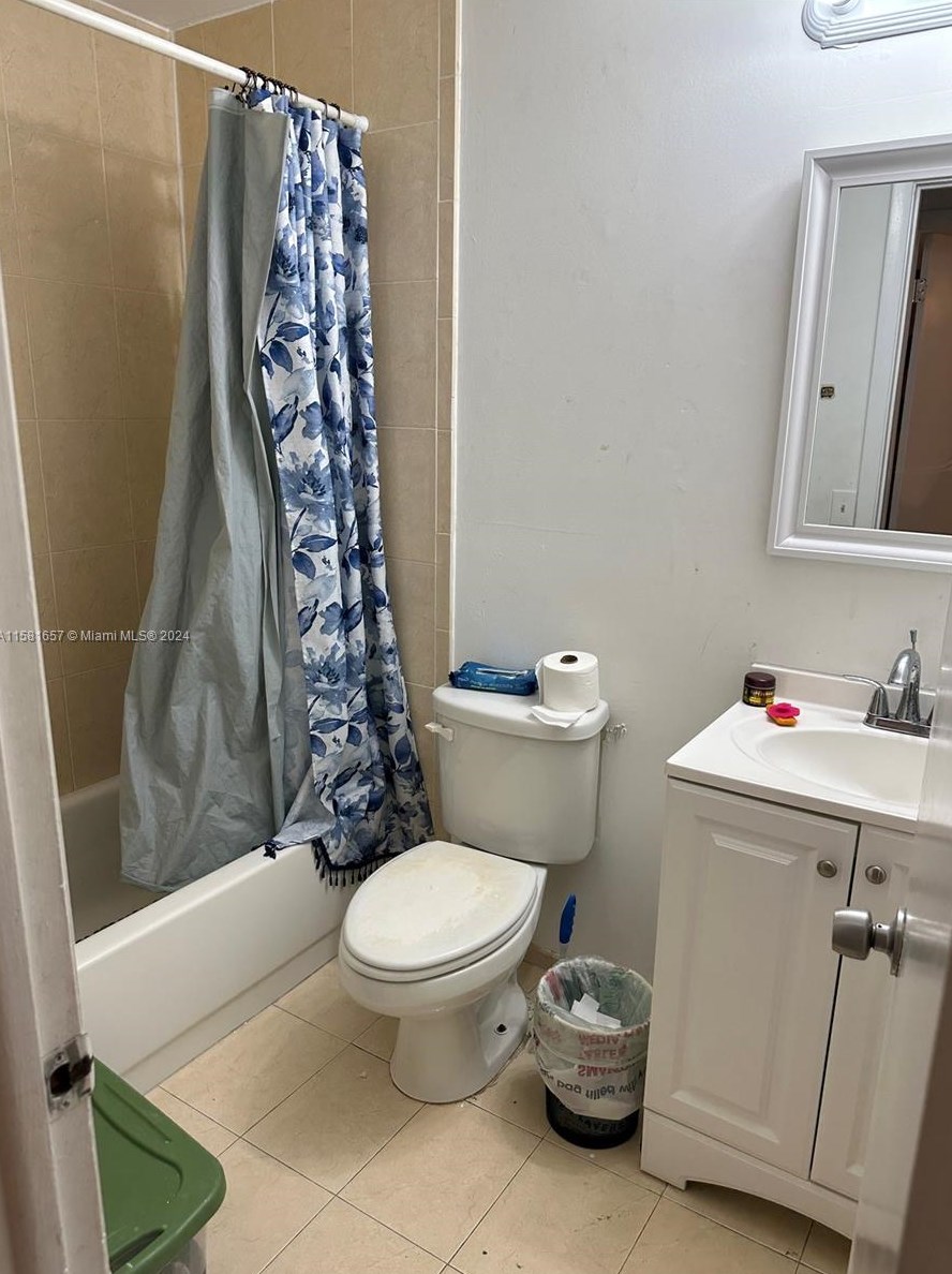 8420 154th Circle Ct, Miami FL  33193-5023 exterior