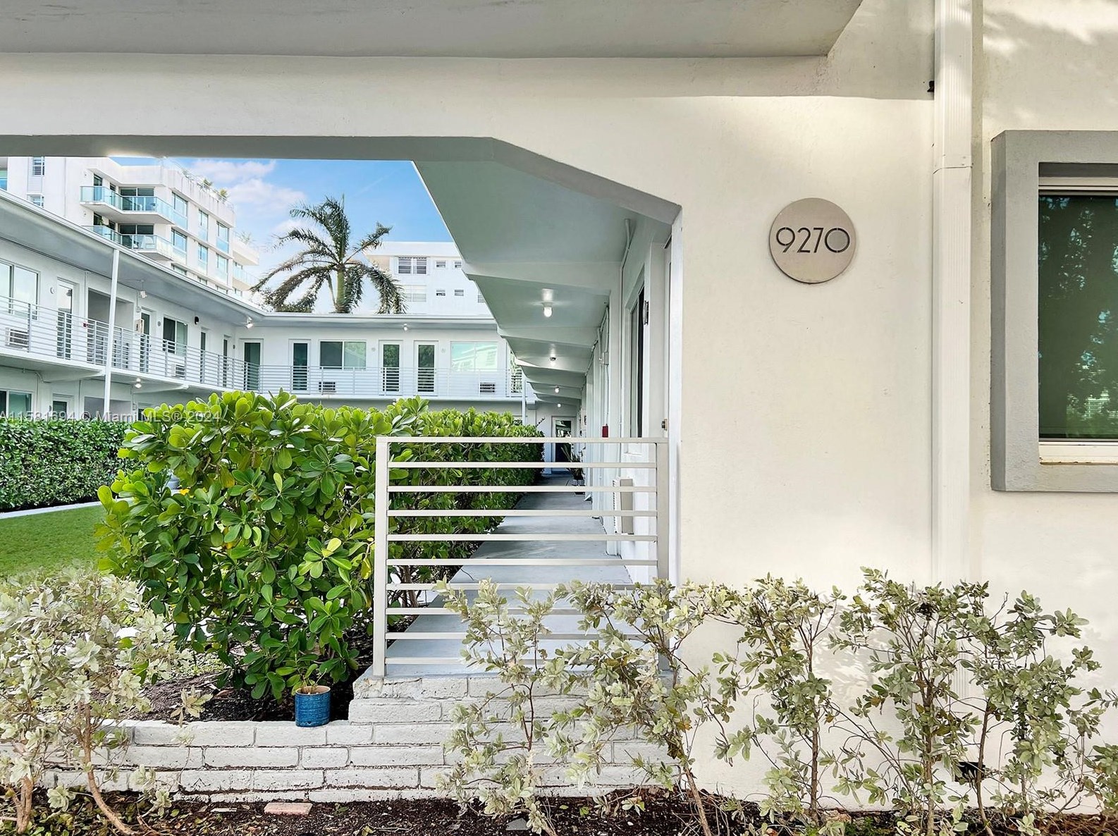 9270 Bay Harbor Dr, Miami FL 33154-2816 exterior