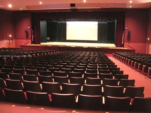 950 138th Ave, Hollywood FL 33027-3538 exterior