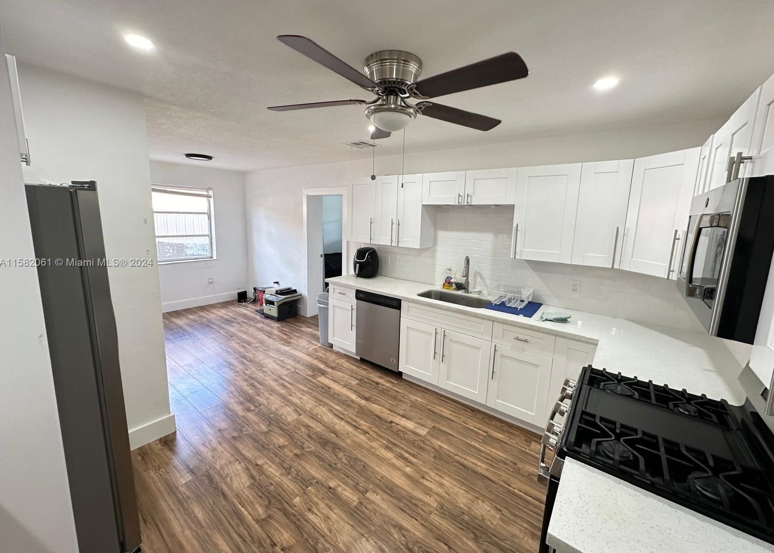 6756 Dogwood Dr, Hollywood FL 33023-4849 exterior