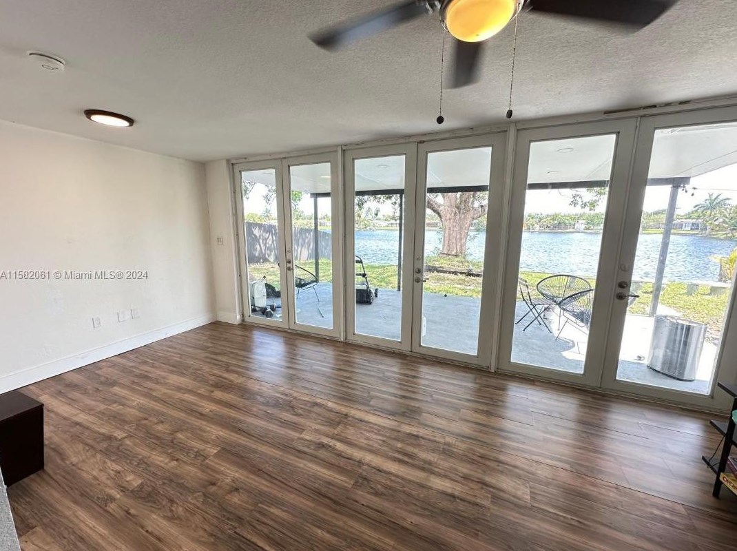 6756 Dogwood Dr, Hollywood FL 33023-4849 exterior