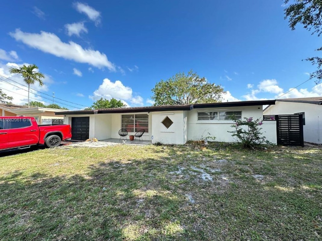 6756 Dogwood Dr, Hollywood FL 33023-4849 exterior