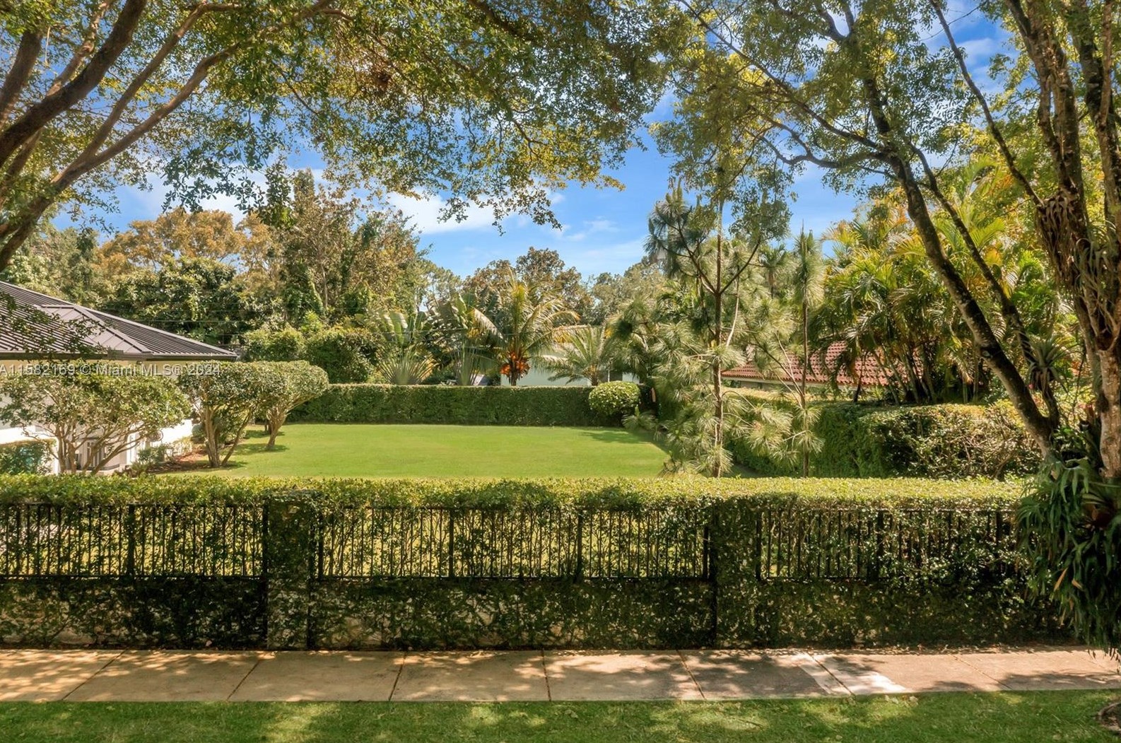 5764 54 Ter, Miami FL 33165-6728 exterior