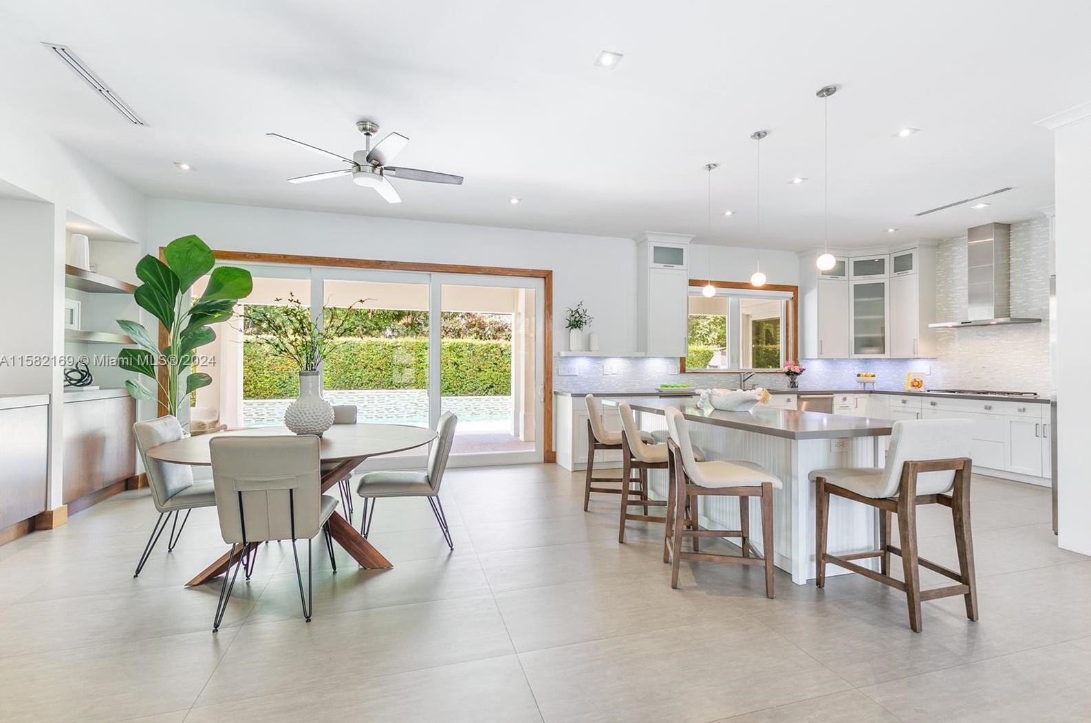 5764 54 Ter, Miami FL 33165-6728 exterior