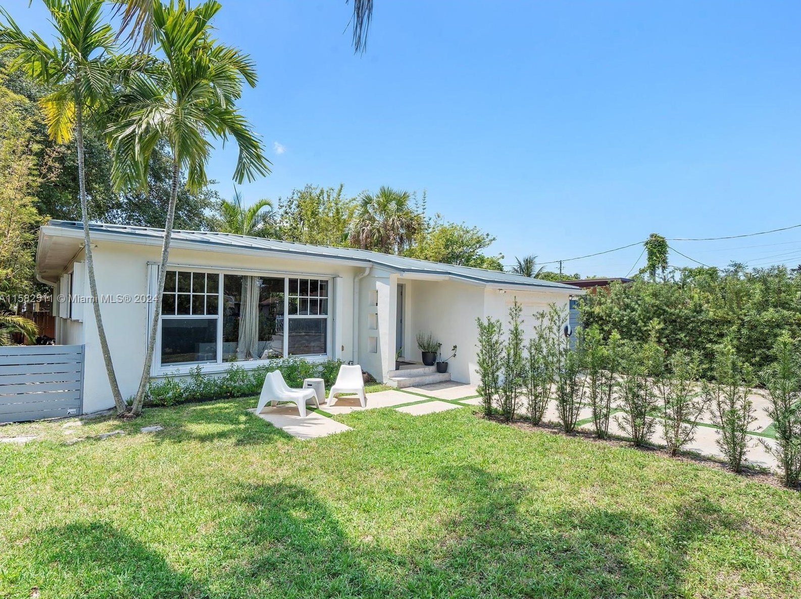 226 110th Ter, Miami FL  33161-7019 exterior