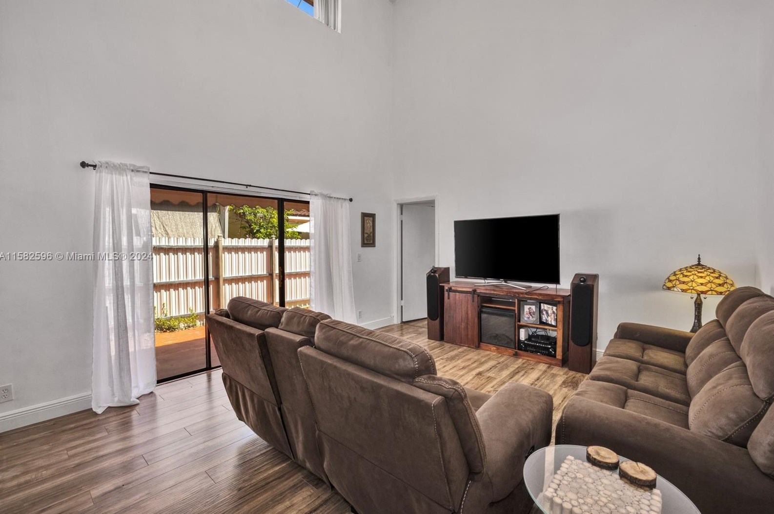 3437 Foxcroft Rd, Hollywood FL  33025-4169 exterior