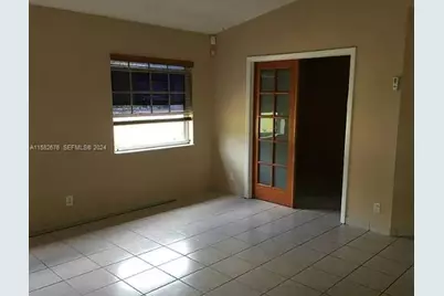 725 NW 19th Ter, Fort Lauderdale, FL 33311 - Photo 9