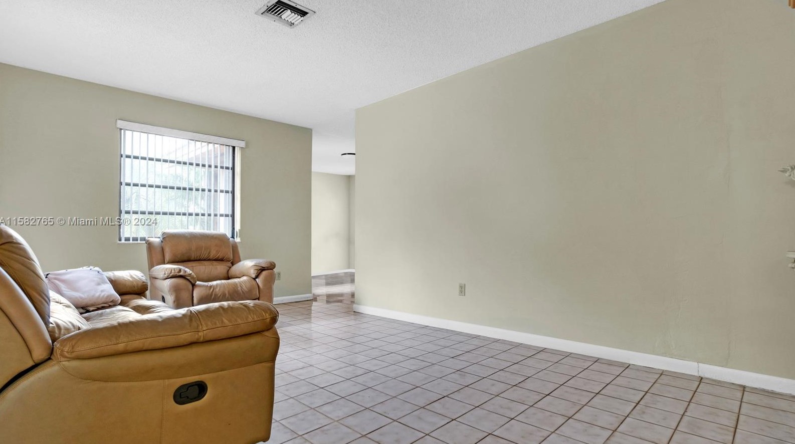 200 Melrose Dr, Miami FL 33166-5034 exterior