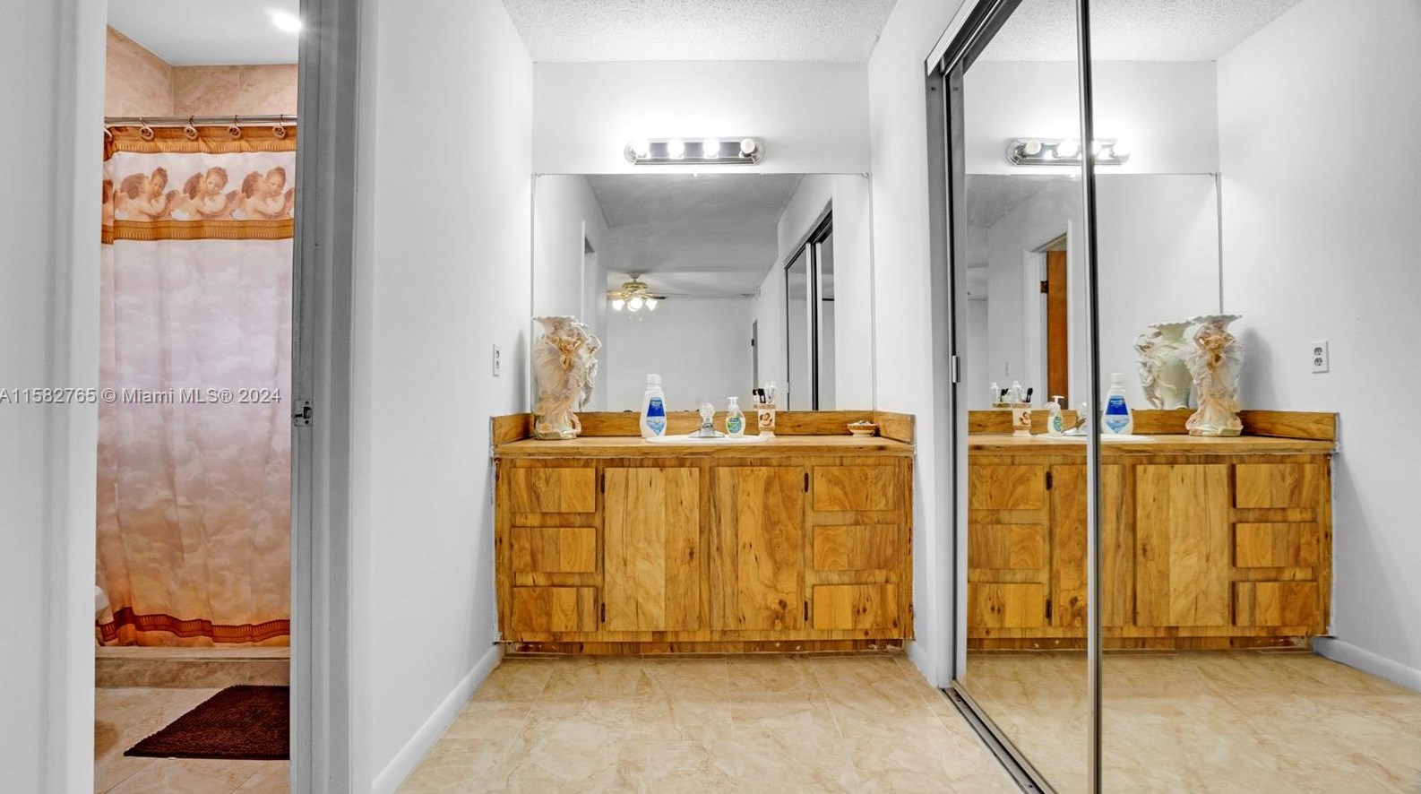 200 Melrose Dr, Miami FL 33166-5034 exterior