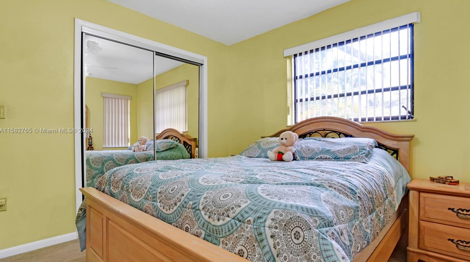 200 Melrose Dr, Miami FL 33166-5034 exterior